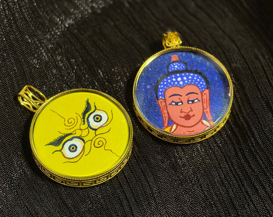 Rebgong Lama Artist Eight Major Buddha Head Pendant – Detailed Front View with 18K Gold Inlay