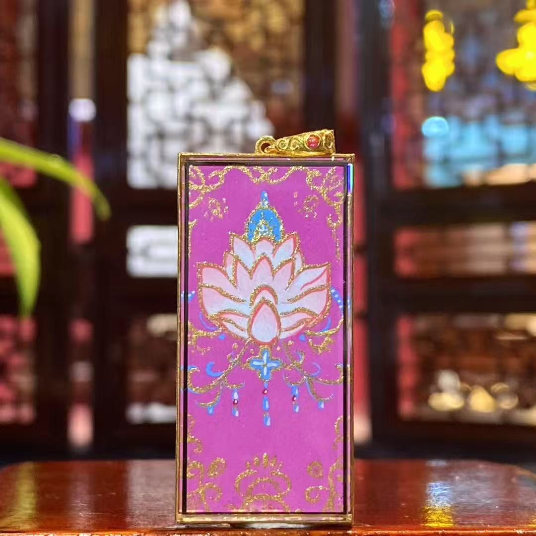 Back view of Guanyin Thangka pendant featuring a golden lotus, double-sided hand-painted in 18K gold using Rebgong tradition