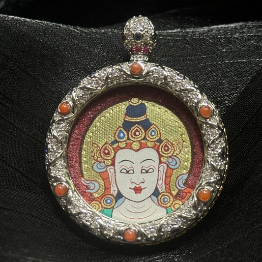 Hand-painted Mahāsthāmaprāpta Bodhisattva mini thangka pendant from Rebgong, featuring red cinnabar mineral background, pure gold halo, 3cm painting size, mounted in jewelry-grade copper casing