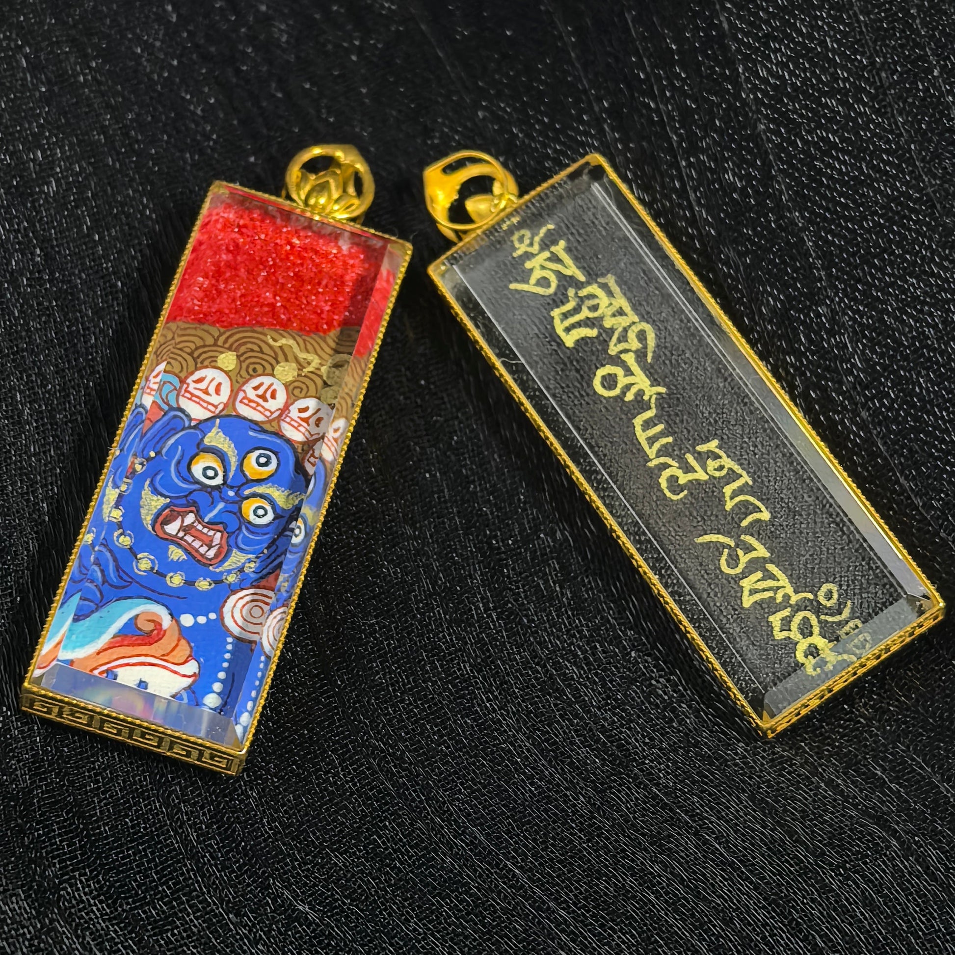 Rebgong Lama Artist Buddha Head Pendant – Detailed Front View with 18K Gold Inlay and Sapphire Mirror Surface