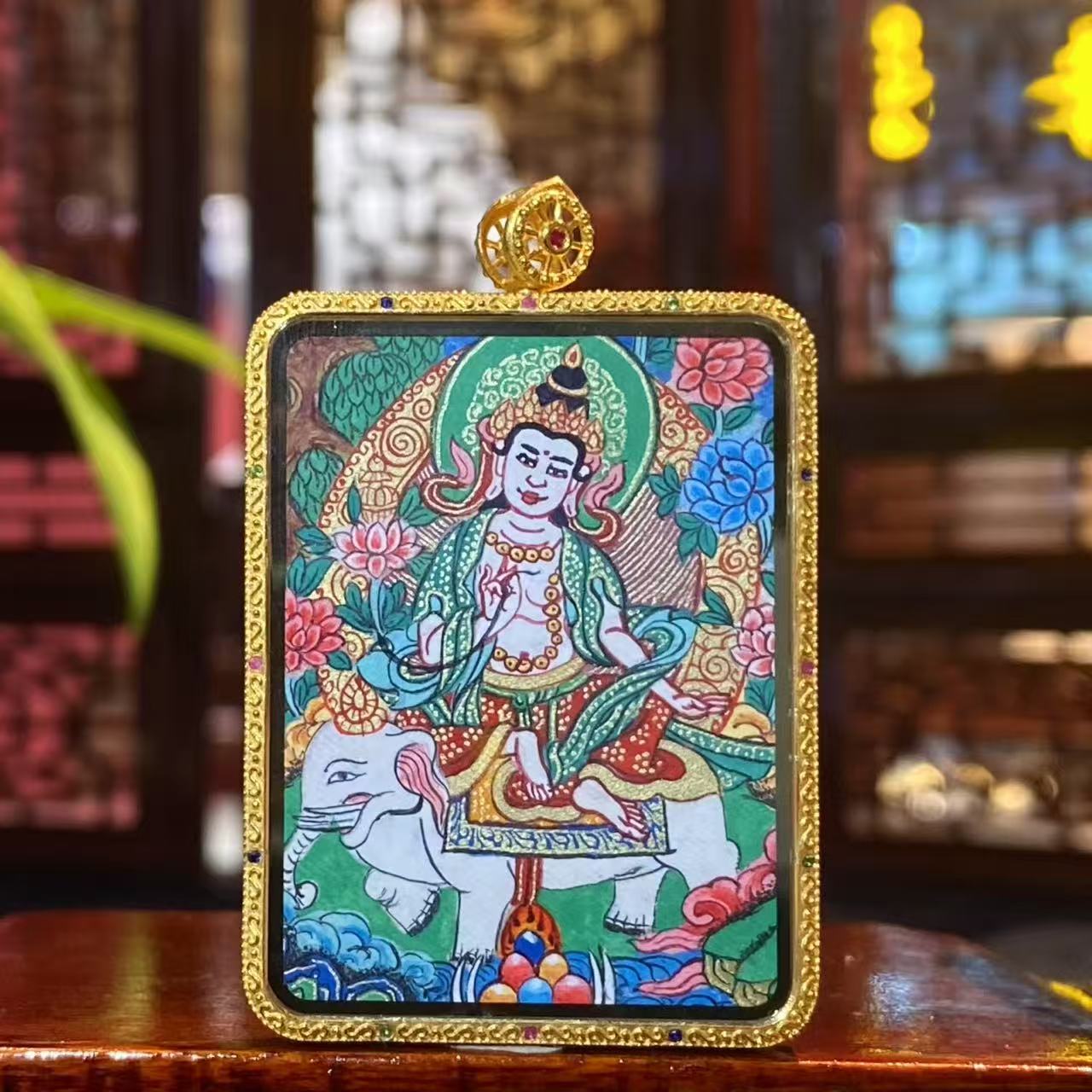 Front view of Samantabhadra Bodhisattva thangka pendant, fully hand-painted on both sides with 18K gold, Rebgong Tibetan art, sapphire crystal Gawu box