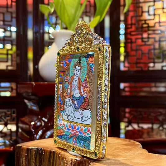 Side view of Samantabhadra Bodhisattva thangka pendant showing detailed gold-plated copper Tibetan Gawu craftsmanship