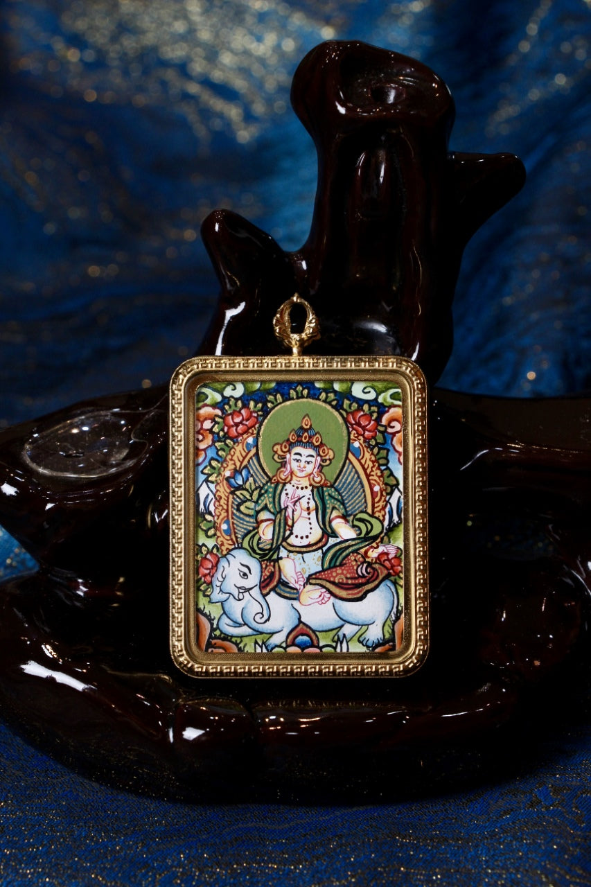 Close-up of Samantabhadra Bodhisattva hand-painted mini thangka pendant in gold-tone titanium-steel case