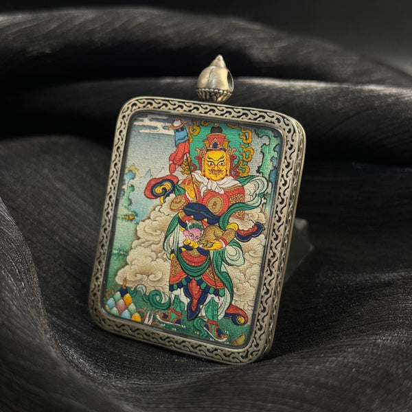 Vaiśravaṇa (Northern Guardian King) Mini Thangka Pendant Hand-Painted • Mineral Pigments • Tibetan Origin • 4 × 5 cm