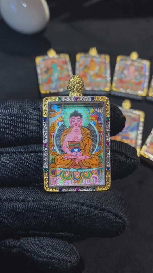 Video of hand-painted Samantabhadra Bodhisattva thangka pendant in a gold-plated Tibetan Gawu box